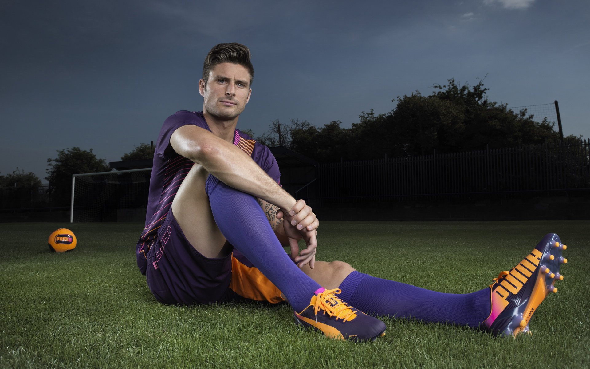 乔纳·隆戈的硬实力与无畏精神,塑造了全黑队的传奇,乔纳豪尔金个人资料