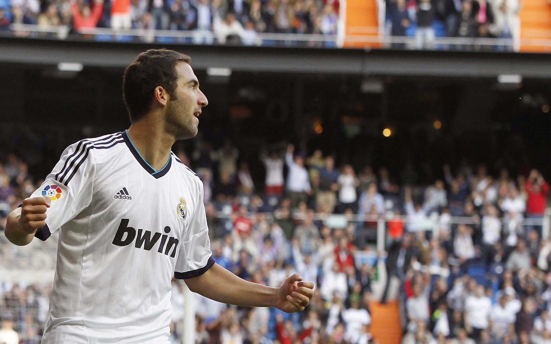 开云电竞-英超疯狂反击：速度与激情的完美结合，英超冲刺速度