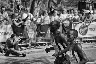 开云娱乐官网-非洲锦标赛中，南非队奋勇拼搏，冲击历史第一高光，南非洲杯小组赛